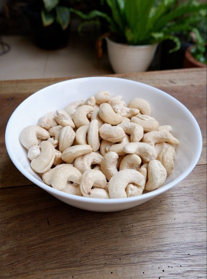 W320 rotated e1716193257306 - Grosir Kacang Mede Bumbujangkep.com