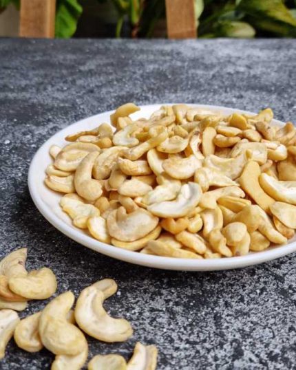 Kacang Mede Belah Dua Mentah 1 Kg (WS)