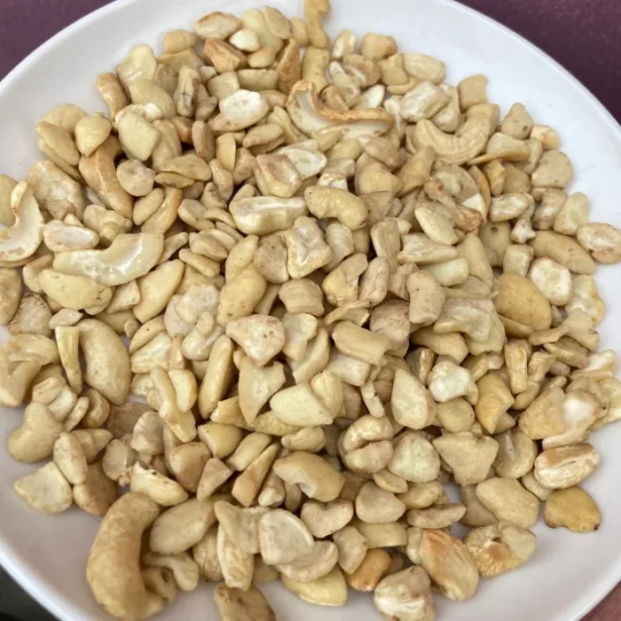 kacang mede belah mentah campur patahan premium lwp 1 1 11zon - Grosir Kacang Mede Bumbujangkep.com