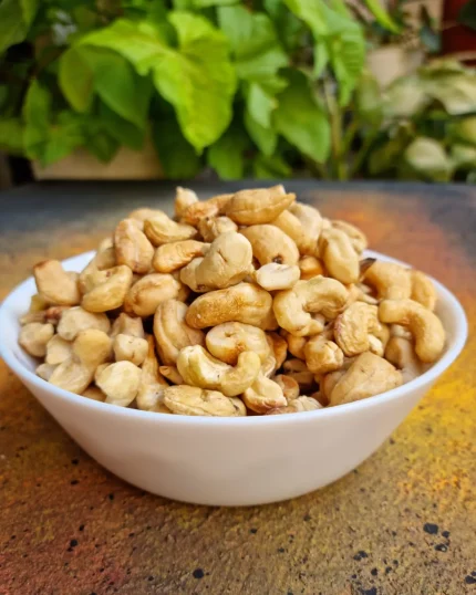 Kacang Mede Utuh Grade Sedang 1kg (SK1)