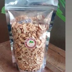 cemilan topping kacang mede 1 - Grosir Kacang Mede Bumbujangkep.com
